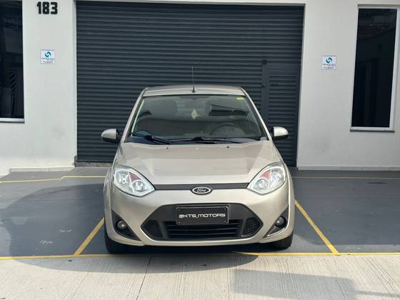 FORD FIESTA 1.6 MPI CLASS HATCH 8V FLEX 4P MANUAL FORD FIESTA 1.6 MPI CLASS HATCH 8V FLEX 4P MANUAL